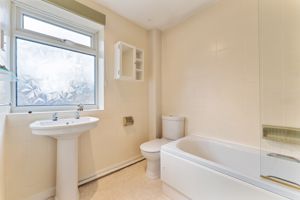 Family Bathroom/WC- click for photo gallery